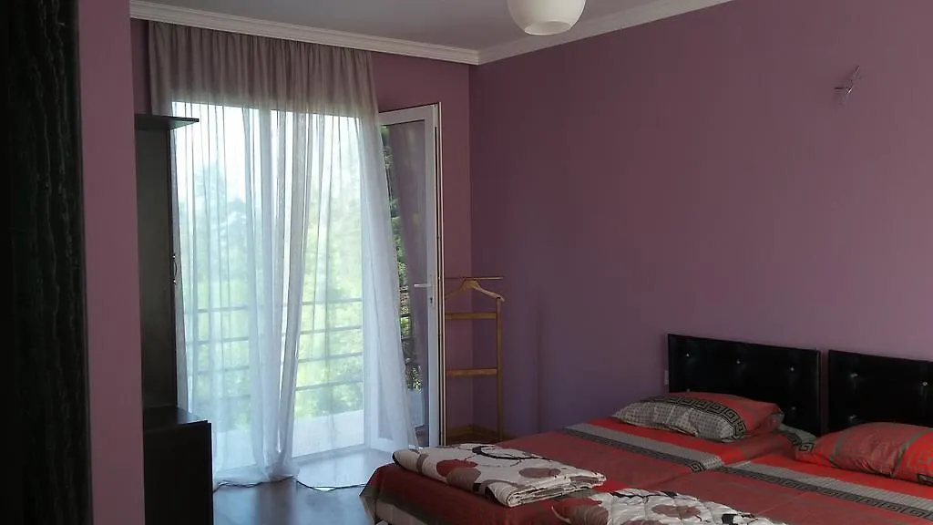 Maiko'S House Guest House Batumi Georgia